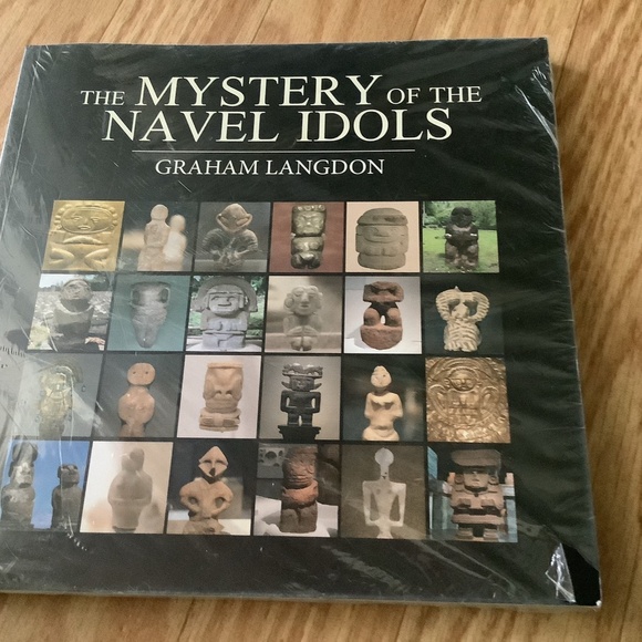 New wrapped mystery navel idols - Picture 2 of 3
